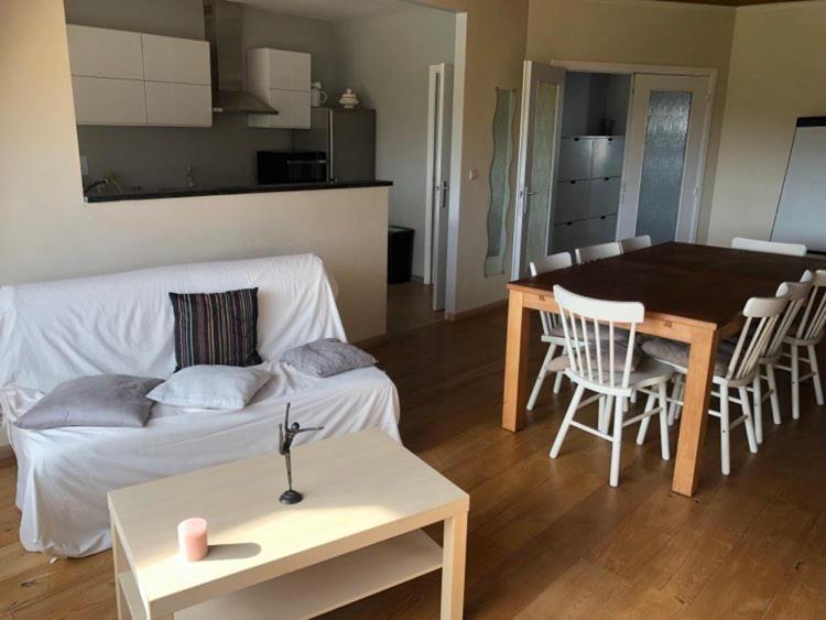 Hotel Le Coeur Sur La Main Namur Esterno foto